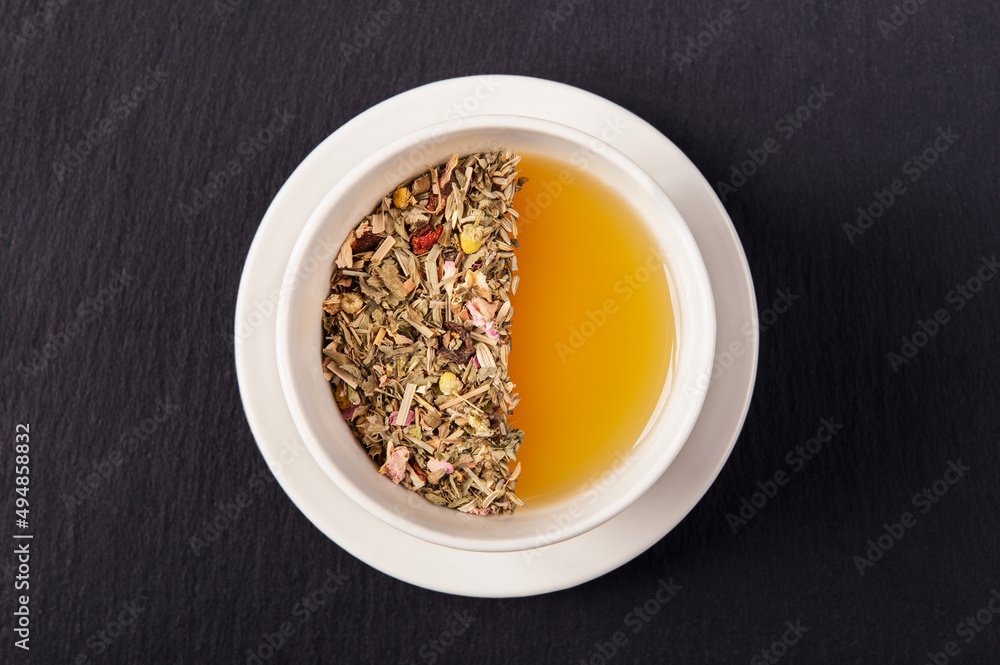 Mediterraner Kräutertee gelb Mediterraner Kräutertee gelb