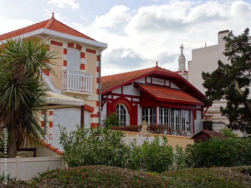 Europe, France, Nouvelle-Aquitaine region, Gironde department, Bassin d'Arcachon, Arcachon towns, typical house facade 