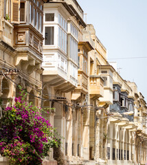 Keuken achterwand Beige Kleurrijke gevels in Malta stad  © Pentyphotography1/Wirestock Creators