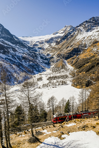 Bernina, Alp Grüm, Gletscher, Palü Gletscher, Piz Palü, Piz Varuna, Piz Canton, Alpen, Graubünden, Wanderweg, Zugreise, Bernina-Express, Berninapass, Val Poschiavo, Winter, Schweiz