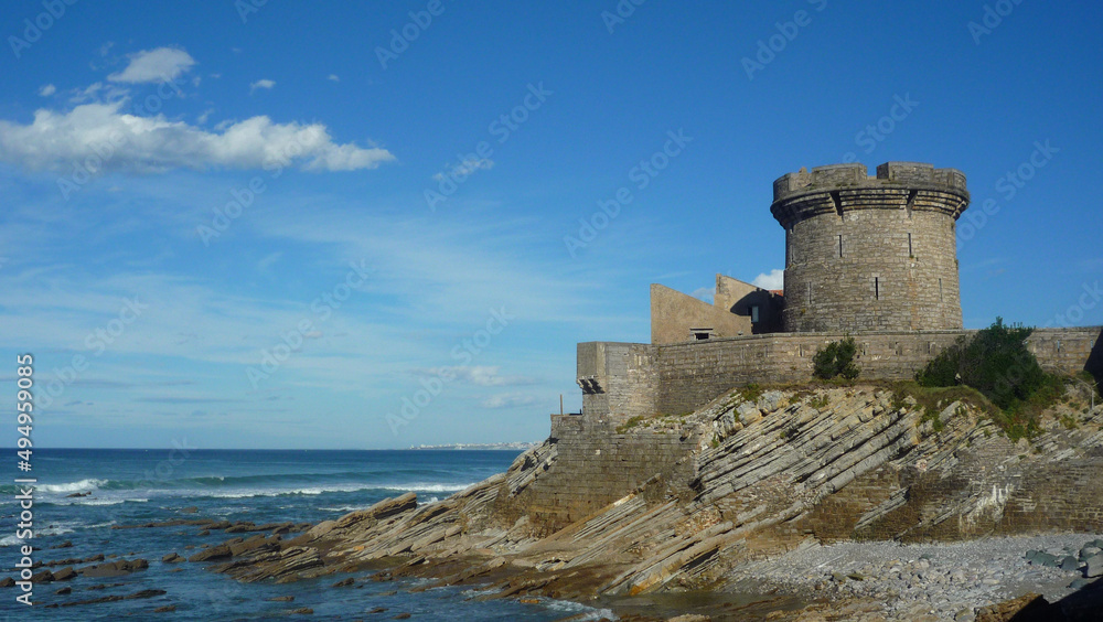 Le Fort de Socoa qui surplombe l'océan Atlantique