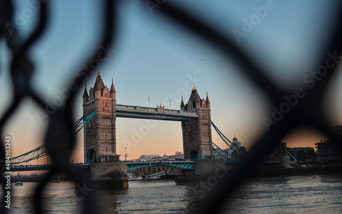 Tableau sur toile Beautiful view of the famous Tower Bridge in Thornton, United Kingdom