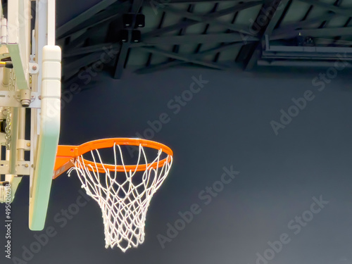 basketball hoop and ball © Sora