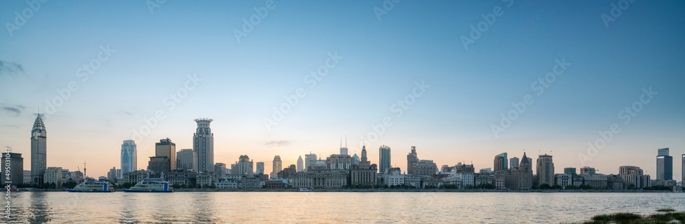 Obraz premium Shanghai Bund old buildings skyline close-up