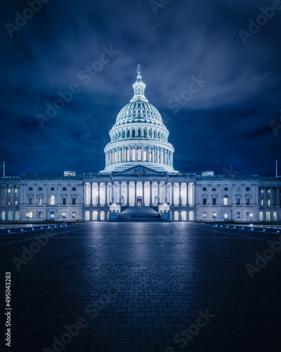 Foto US Capitol Building at night.