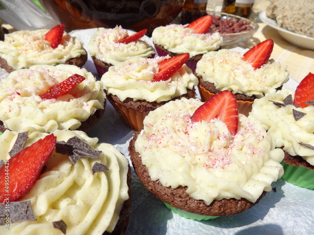Strawberry and Cream Cupcakes Strawberry and Cream Cupcakes