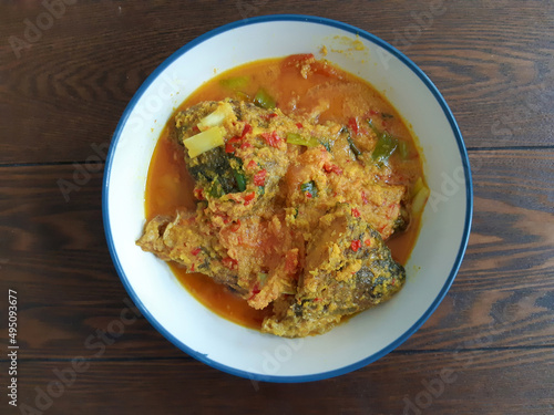 Ikan pesmol, or pesmol fish, is a typical Sundanese dish that originates in the Sunda region of West Java. As the name suggests, fish is the main ingredient for this dish. This recipe uses gourami.