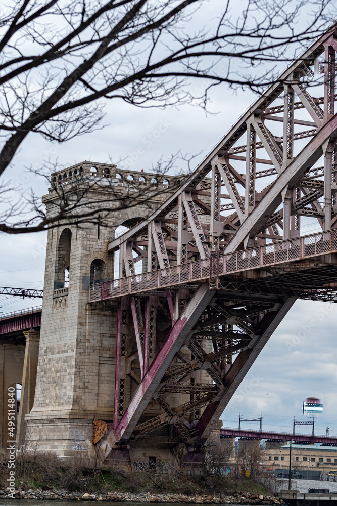 Fototapeta premium Hell’s Gate Bridge - New York, NY