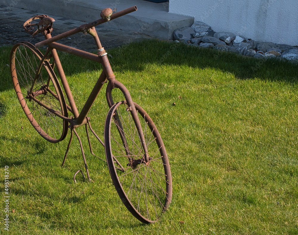 Fototapeta premium Verrostetes Fahrrad