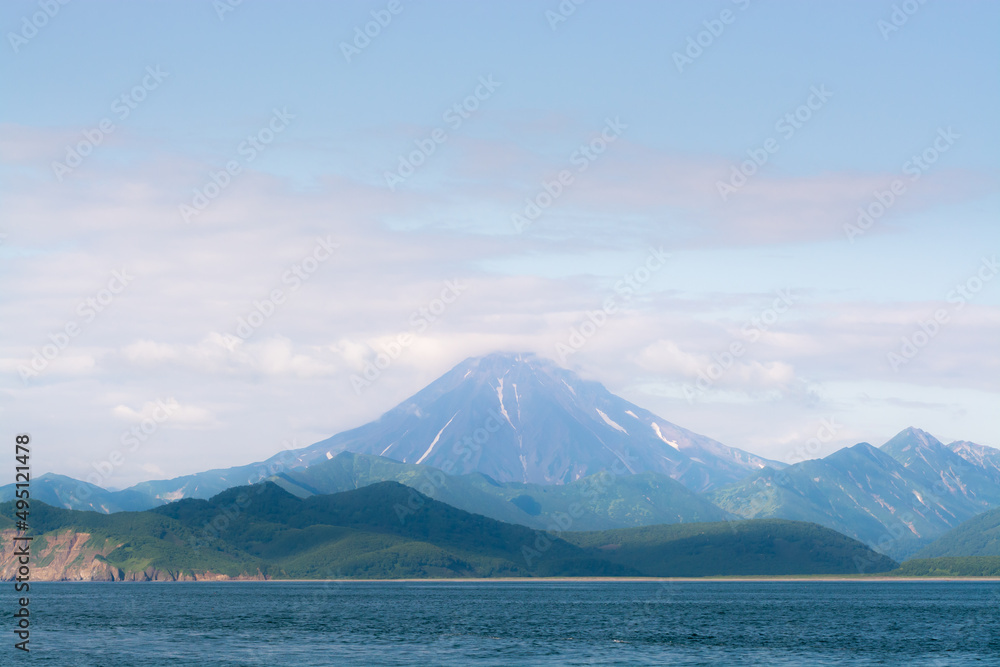 Naklejka premium Koryaksky volcano in Kamchatka, Russia
