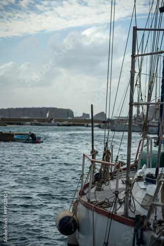 Fototapeta Naklejka Na Ścianę i Meble -  boat in the harbor pylos