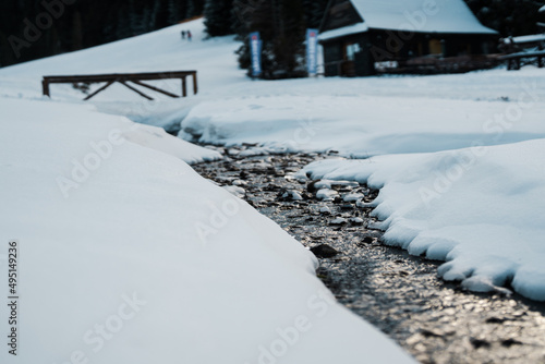 Wallpaper Mural Szlak w Beskidach - Zima - Pilsko - krajobraz górski   Torontodigital.ca