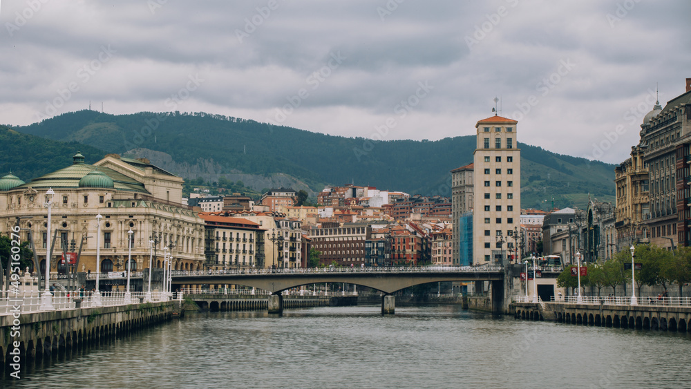 Fototapeta premium Landscape photo of the river and the city of Bilbao