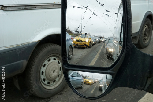 Valokuva Rearview mirror with many cracks after the accident. A bad omen.