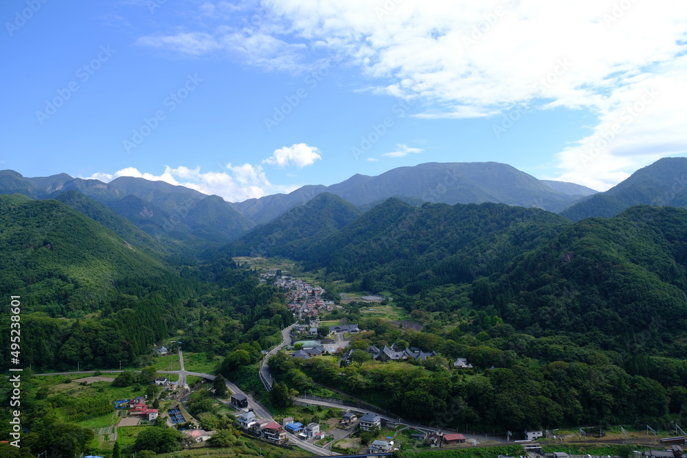 Fototapeta premium view of the mountains
