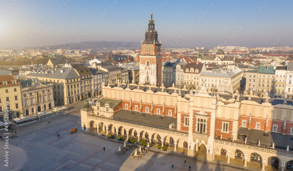 Fototapeta premium Kraków Cloth Hall (Sukiennice) in main square in Lesser Poland. city's most recognizable icons. It is the central feature of the main market square in the Kraków Old Town the historic center of Kraków