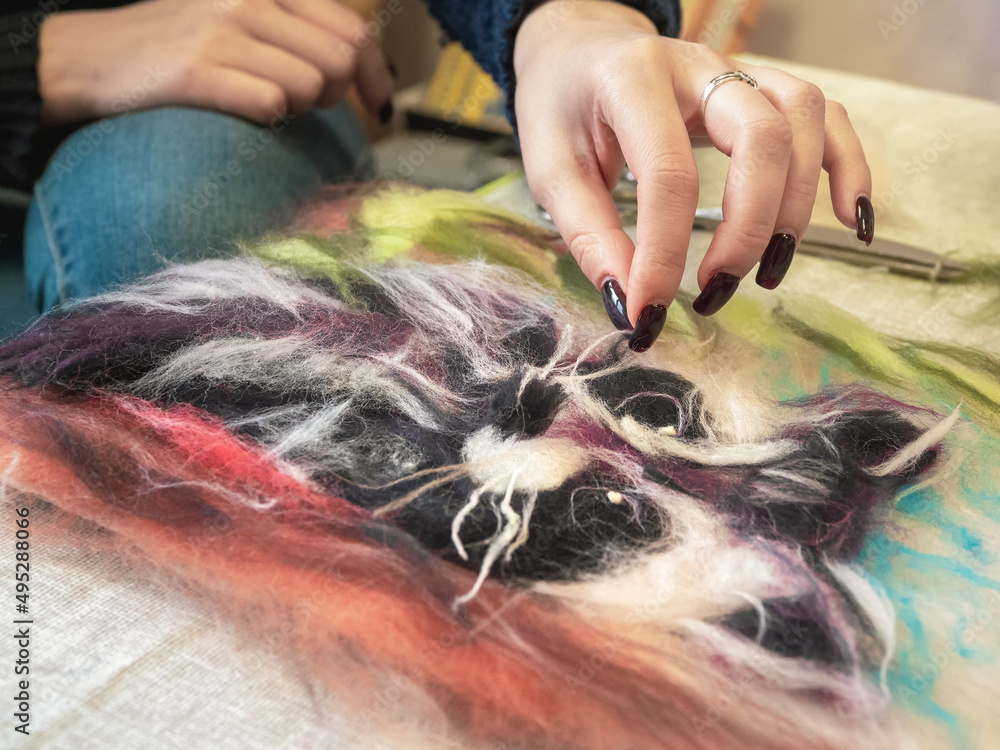 Zdjęcie Stock Process of creating a picture of wool. Contemporary art