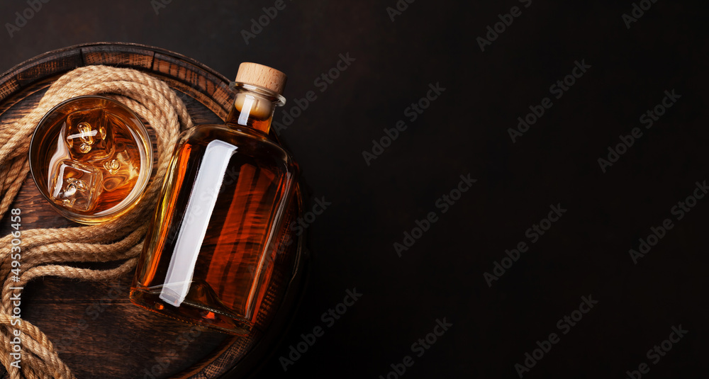 Bottle with rum - obrazy, fototapety, plakaty 