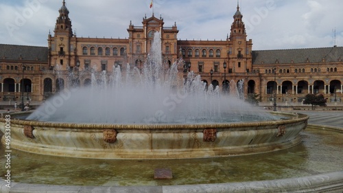 fountain in plaza de espana