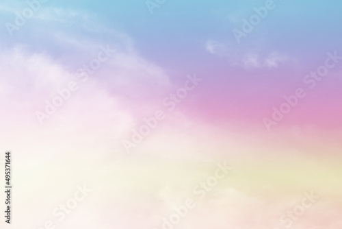 Beautiful sky and clouds in pastel tones. © Nattawut
