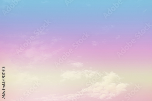 Beautiful sky and clouds in pastel tones. © Nattawut
