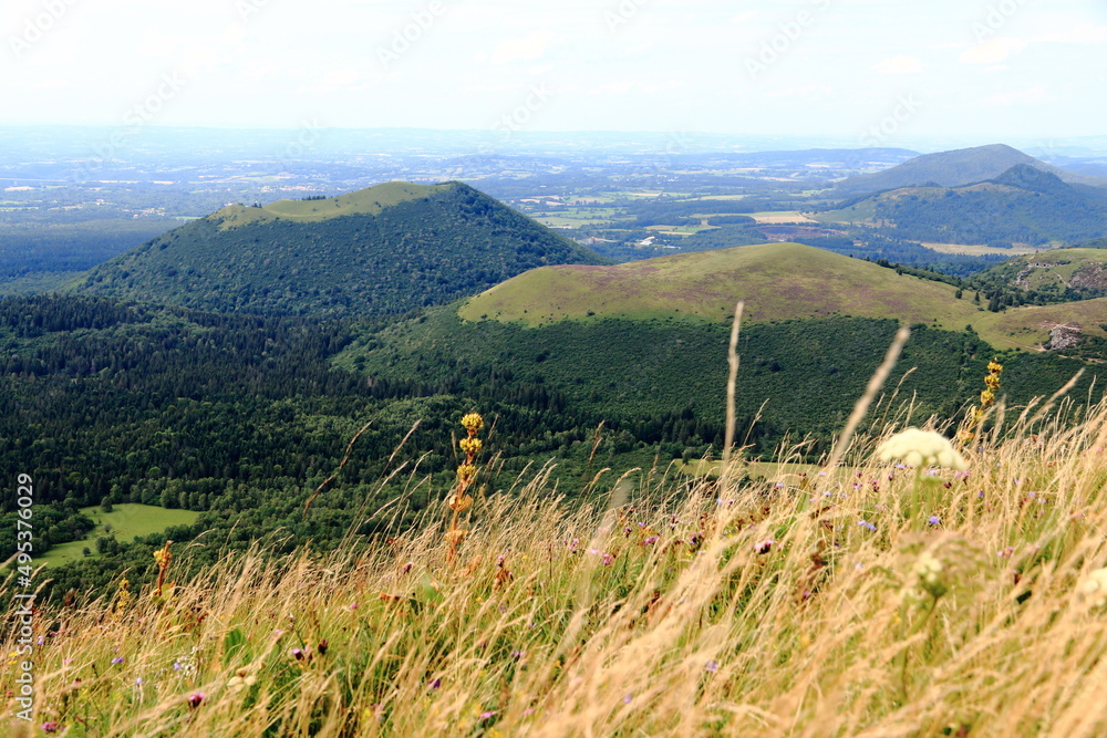 Les volcans du Puy de Dôme dans le massif du Sancy en Auvergne