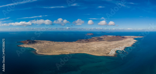 Obraz na płótnie Graciosa island near the north shore of Lanzarote, Spain w salonie