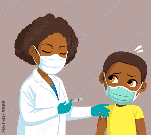 Female nurse vaccinating li...
