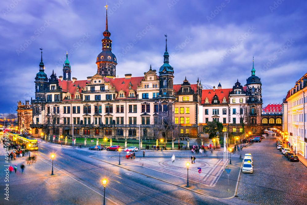 Obraz premium Dresden, Germany - Old town twilight in Saxony