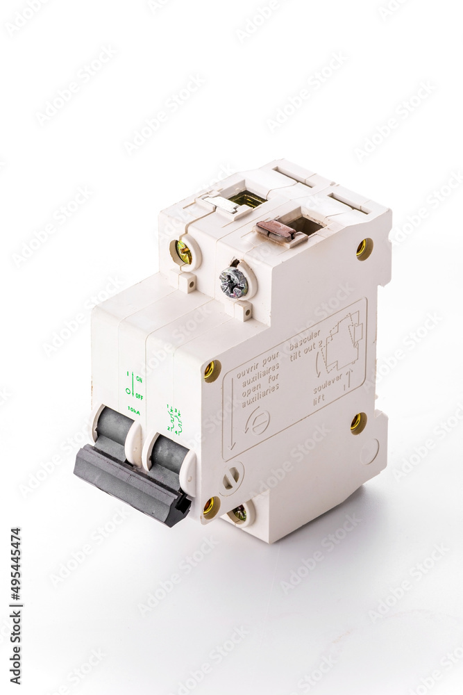 Electric breaker burn and trip Electric breaker burn and trip