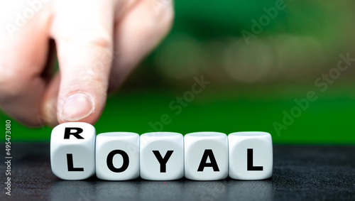 Dice form the word royal and loyal.