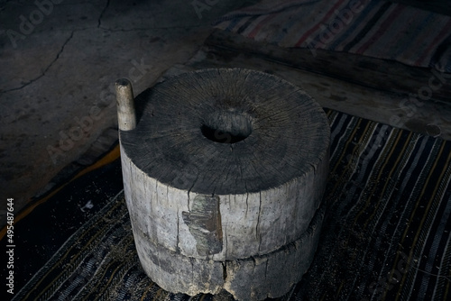 an ancient device for chopping hops