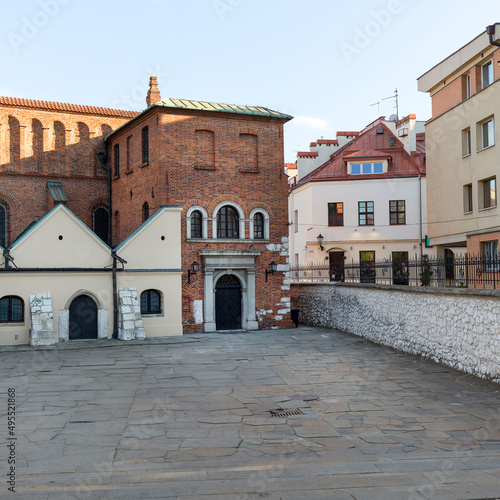 15th century Old Synagogue in Jewish quarter Kazimierz on Szeroka Street, Krakow, Poland © mychadre77