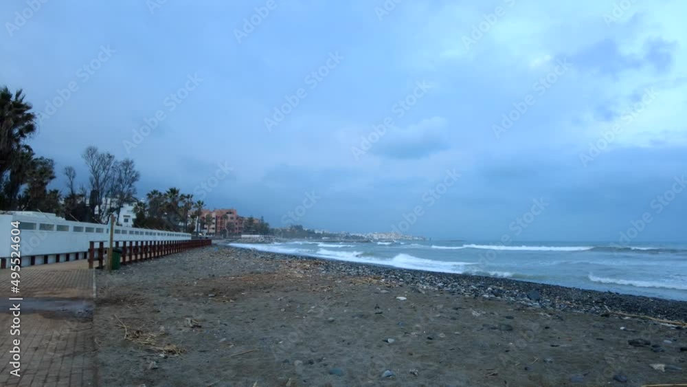 hyperlapse de una playa de marbella en plena costa del sol hyperlapse de una playa de marbella en plena costa del sol