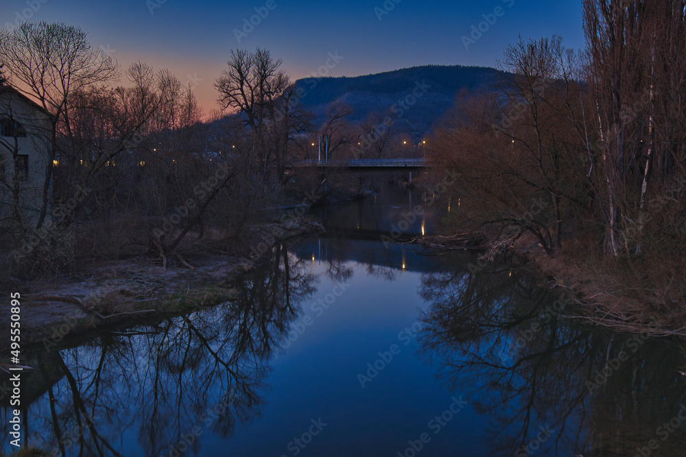 Saale Wehr in Jena Burgau, Dämmerung, Sonnenuntergang