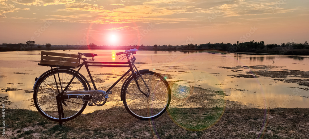 Obraz premium Sunset is destination