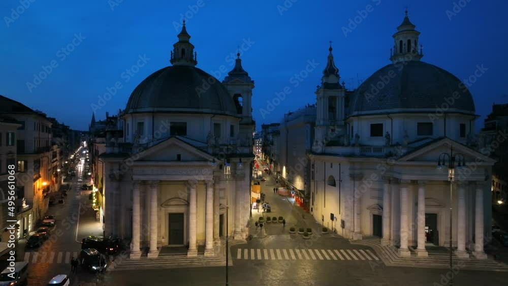 Roma, via del Corso alle prime luci dell'alba.
Le due chiese di Piazza del Popolo, Via del Corso e via del Babuino. Roma, via del Corso alle prime luci dell'alba.
Le due chiese di Piazza del Popolo, Via del Corso e via del Babuino.