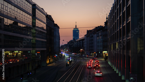 Stadt München im März, Sonnenuntergang, Sicht von der Hackerbrücke OLYMPUS DIGITAL CAMERA