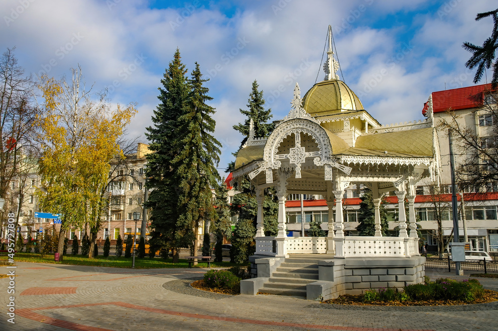 Naklejka premium Scenic view of carved wooden romantic gazebo - Altanka - symbol of Sumy city, Ukraine