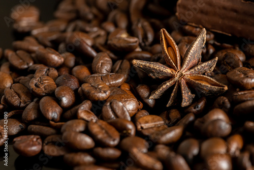 Kawa, anyż, cynamon, przyprawa, anyż gwiazdkowaty, dekoracja © Konrad
