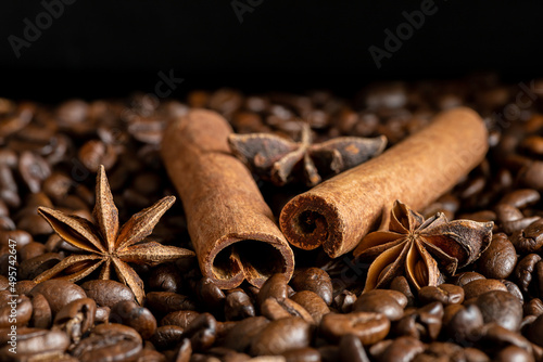 Kawa, anyż, cynamon, przyprawa, anyż gwiazdkowaty, dekoracja © Konrad