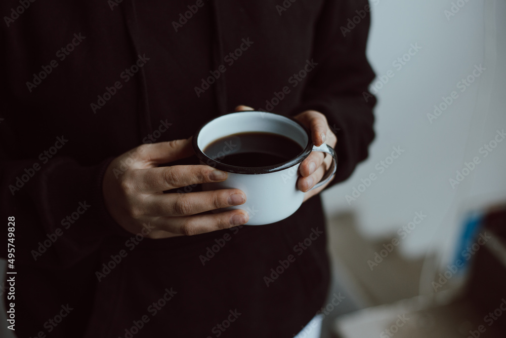 Manos sosteniendo una toza de café. Concepto de bebidas y alimentos, Manos sosteniendo una toza de café. Concepto de bebidas y alimentos,