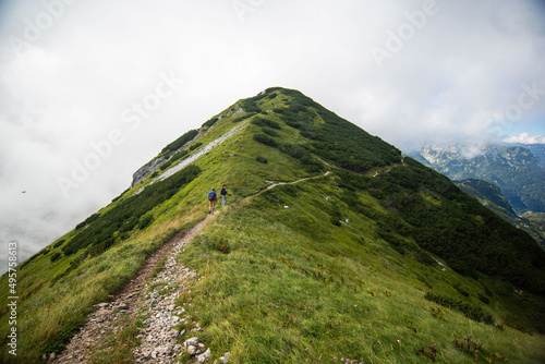 Quadro su tela Beautiful shot of a green hill near the Triglav Mountain in Slovenia