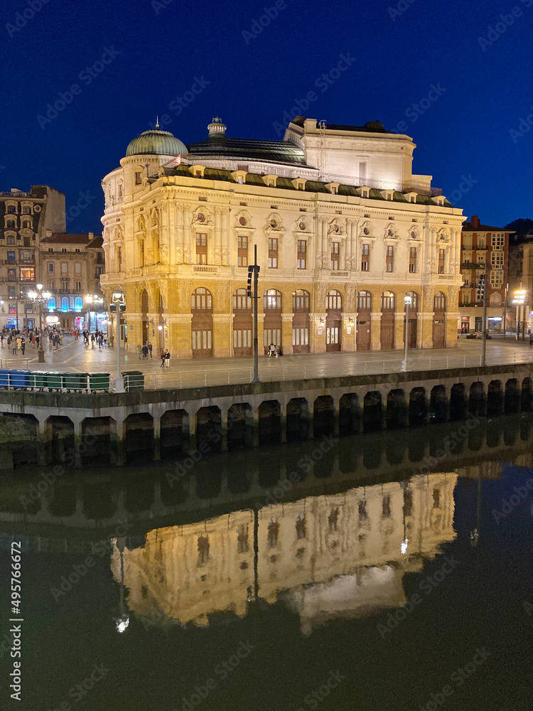 bilbao bilbo teatro arriaga noche ria reflejo país vasco euskadi IMG_5498-as22 bilbao bilbo teatro arriaga noche ria reflejo país vasco euskadi IMG_5498-as22