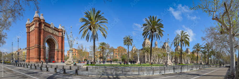 Obraz premium Panorama Arc de Triomf in Barcelona / Spanien