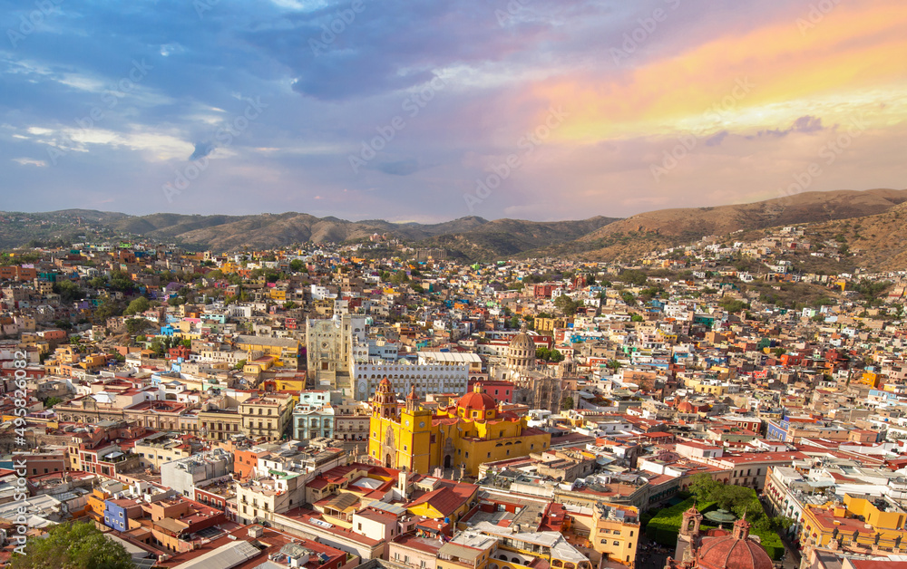 Obraz premium Mexico, Guanajuato panoramic skyline and lookout near Pipila Monument.
