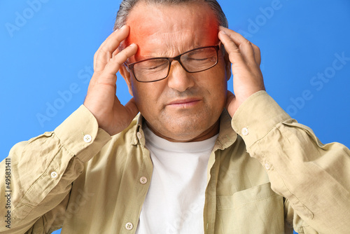 Mature man suffering from h...