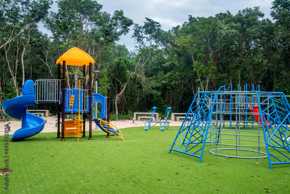 Play Ground en la selva Play Ground en la selva