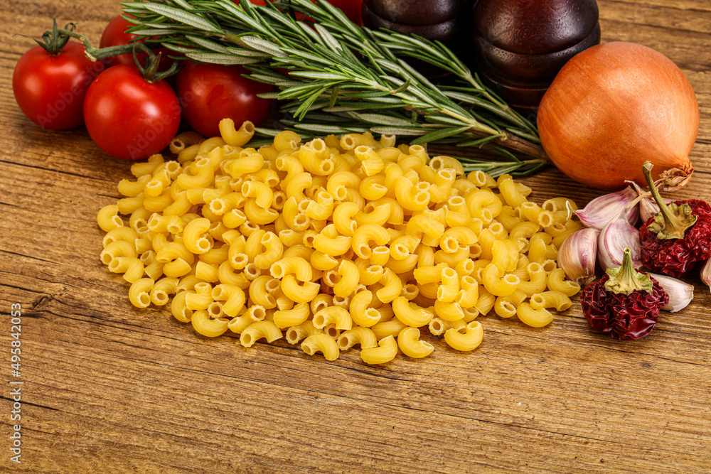 Raw Italian wheat pasta - Chifferi rigati Raw Italian wheat pasta - Chifferi rigati