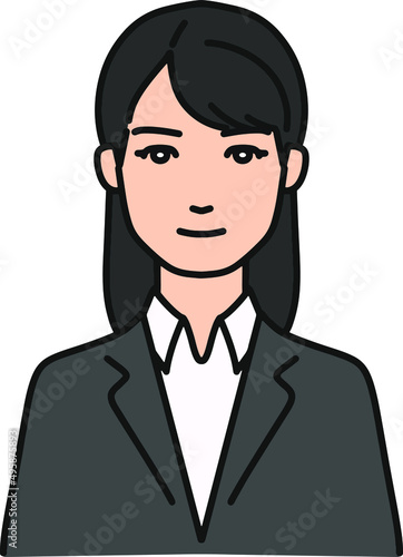 真面目な顔をしているスーツの女性